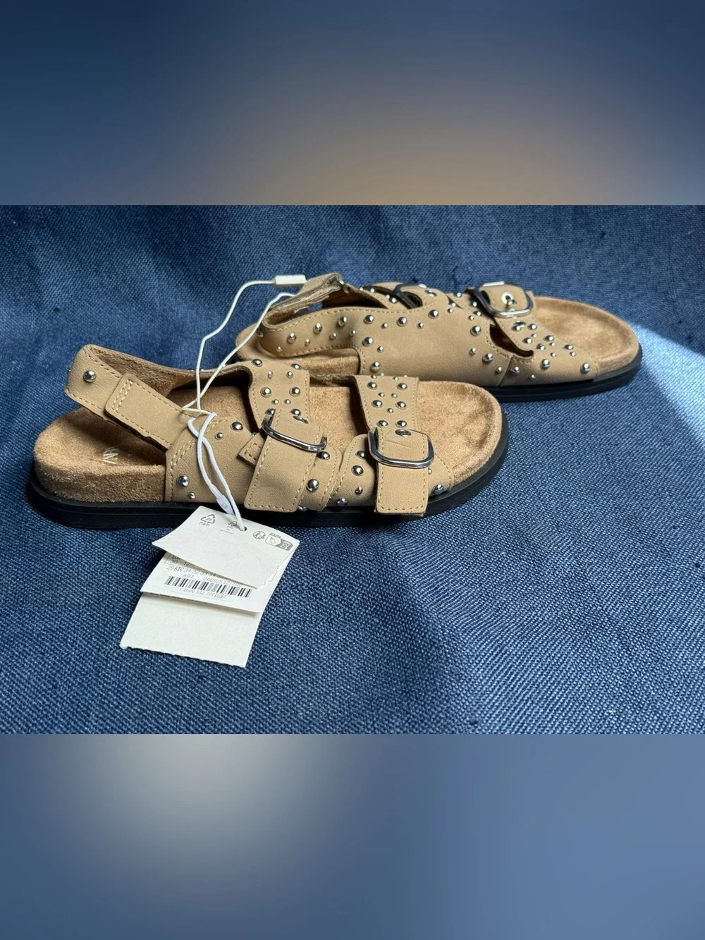 Zara NWT Studded Flat Sandals Beige Leather Buckles Strappy Open Toe Shoes